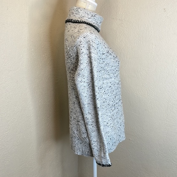 Cable & Gage Turtle Neck Sweater - Picture 3 of 9